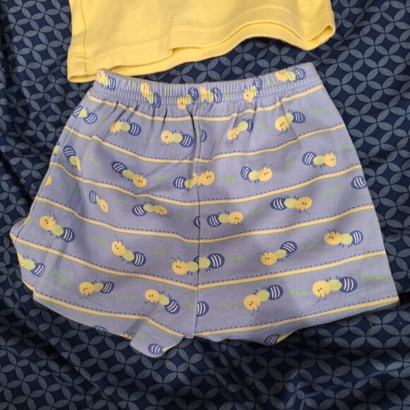 tiny little ants top and shorts - Picture 2 of 9
